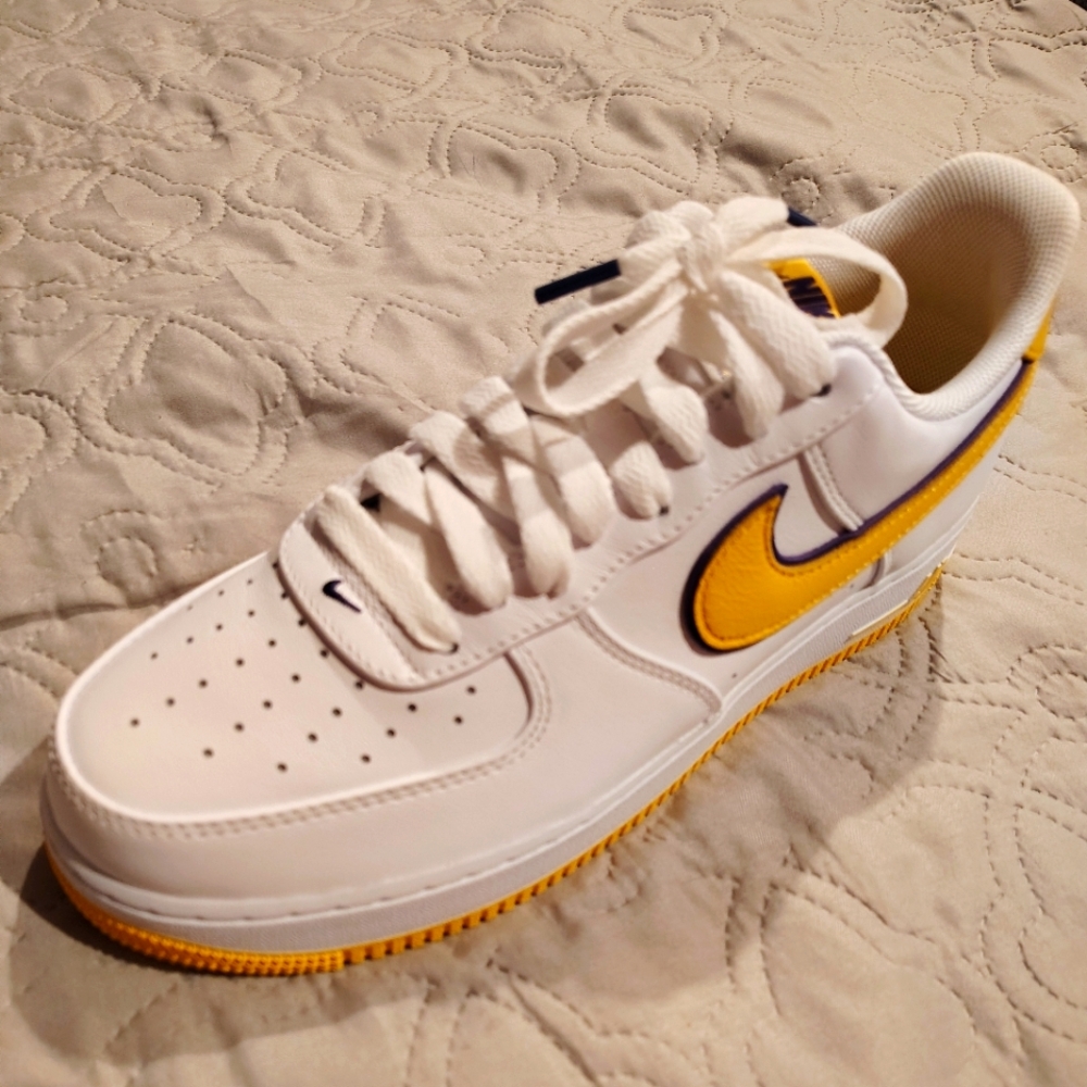 Kolbe Bryant Air Force One, size 10, NWOT
